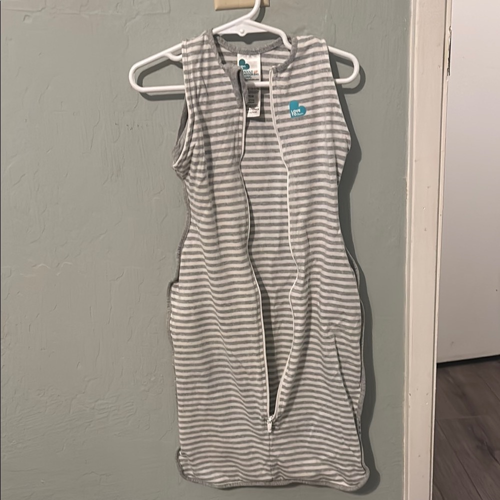 Love to Dream, size Large - Gray Striped Sleeveless Baby Sleep Sack